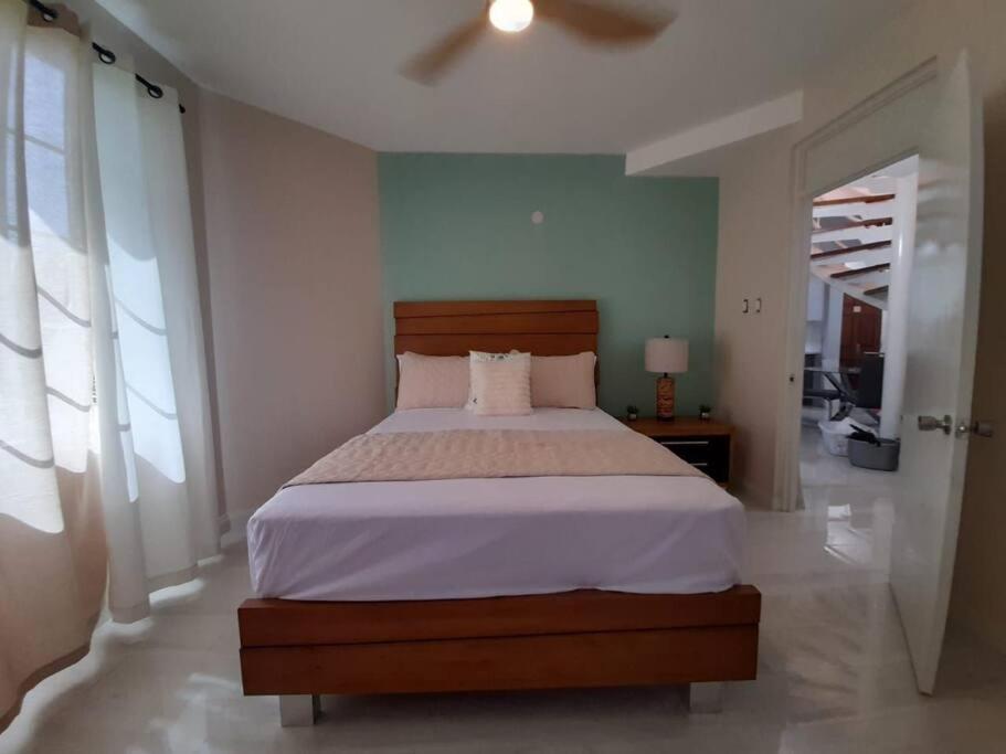 Modern Penthouse @ Sandcastles *
