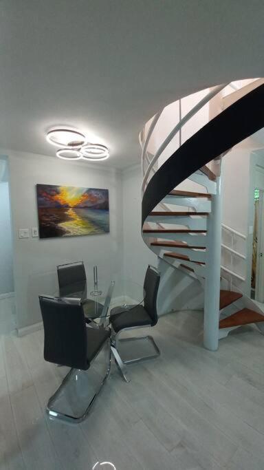 Modern Penthouse @ Sandcastles Apartment *