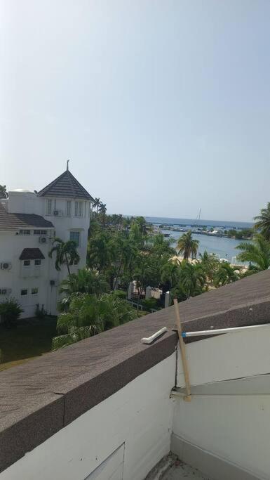 Modern Penthouse @ Sandcastles Ocho Rios