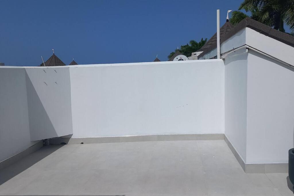 Modern Penthouse @ Sandcastles Ocho Rios