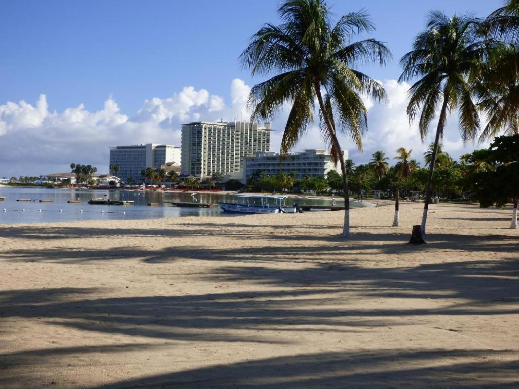 Apartment Modern Penthouse @ Sandcastles Ocho Rios